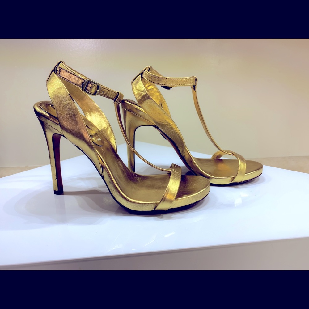 BCBGMAXAZRIA GOLD HIGH SHOES